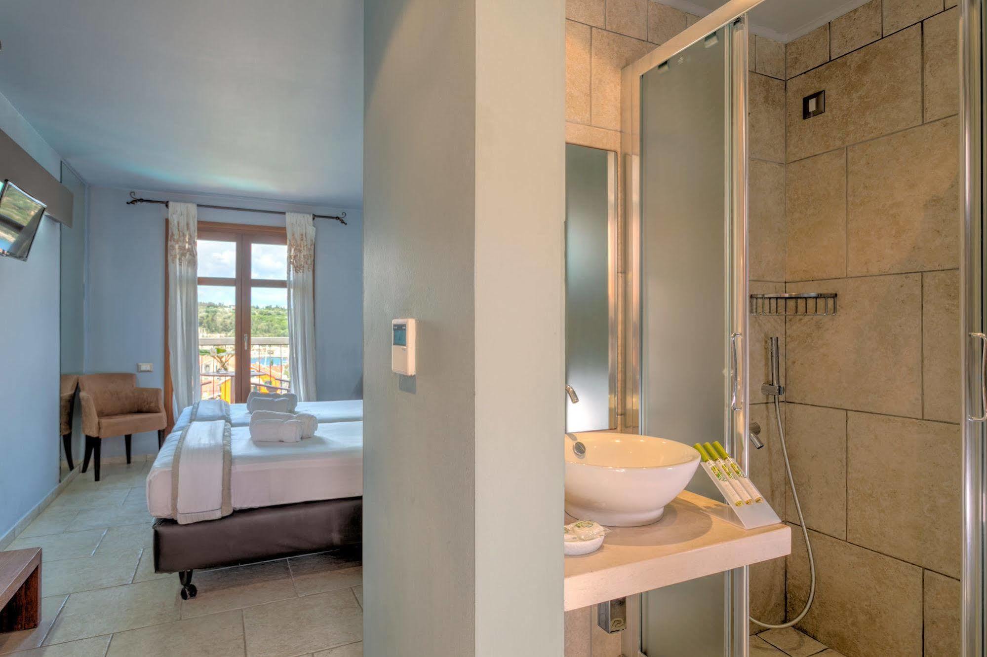 Fiscardo Bay Hotel Фіскардо Екстер'єр фото